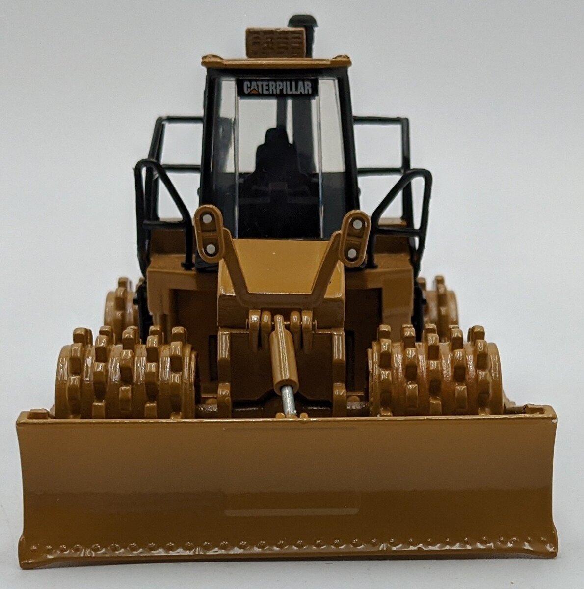 Norscot 1:50 Diecast Custom Caterpillar 825G Soil Compactor NEW