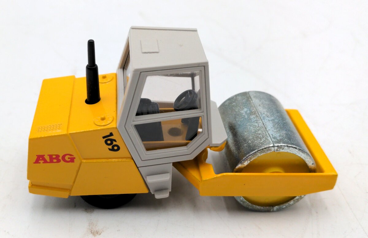 Siku 2014 1:55 Scale Diecast ABG 169 Compact Roller NIB