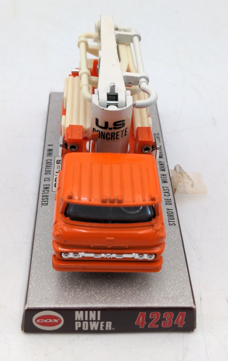 Shinsei 4234 1:60 Scale Diecast GMC Truck Series Concrete Pump Truck (Orange) EX/Box
