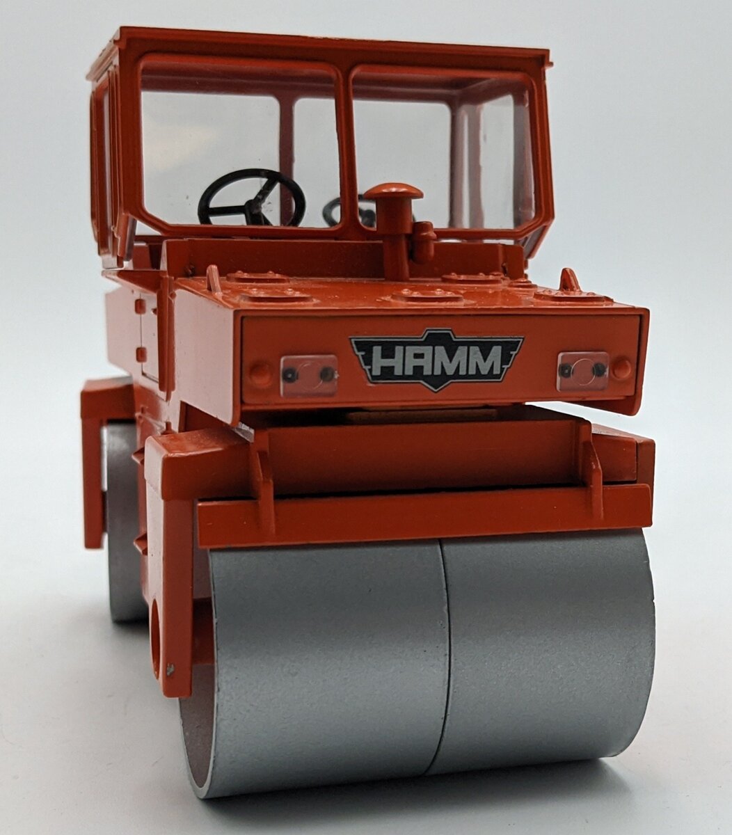 NZG 224 1:25  Hamm DV8 Double Drum Compactor NIB