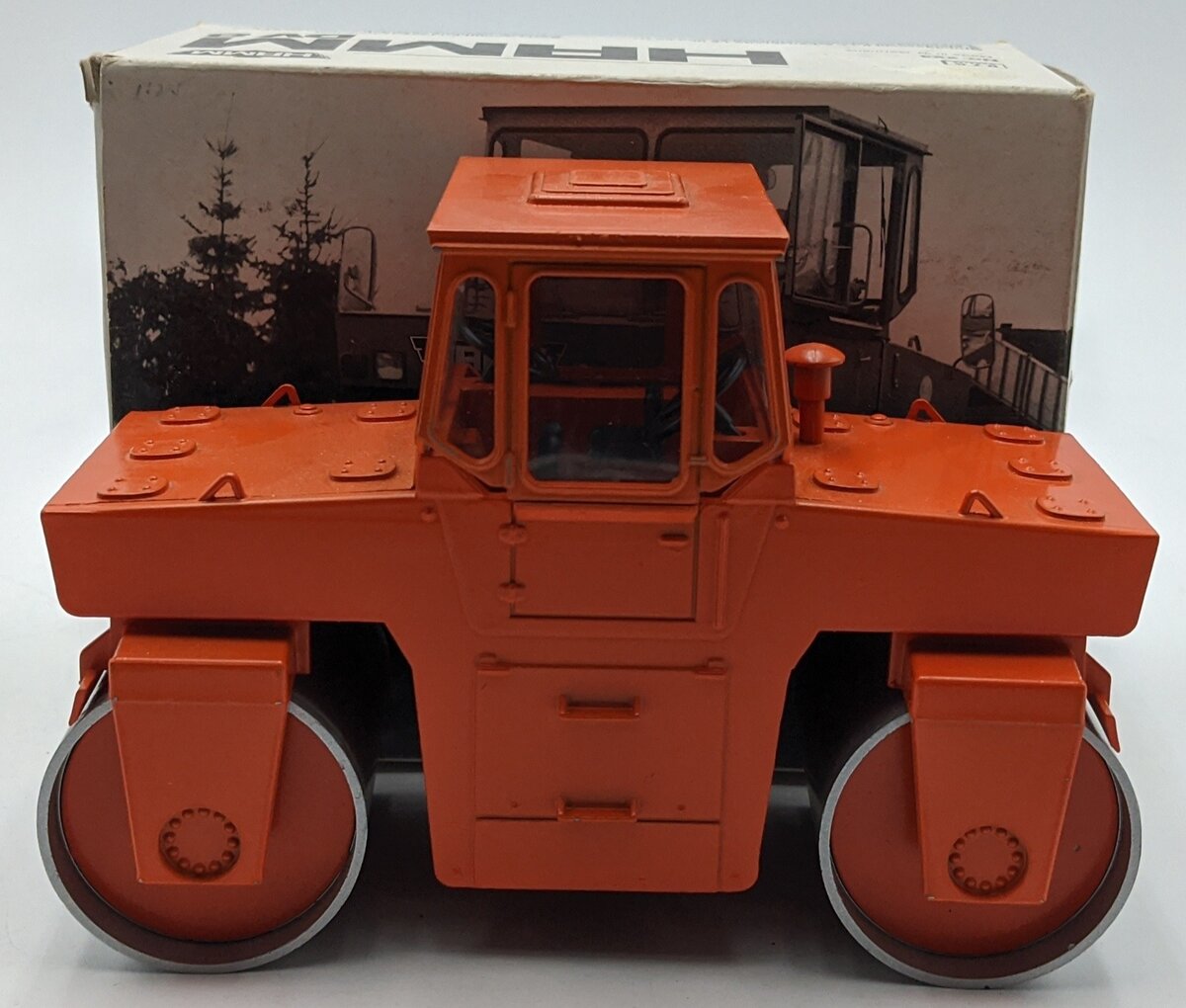 NZG 224 1:25  Hamm DV8 Double Drum Compactor NIB