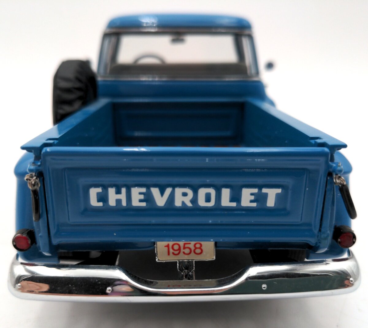 Danbury Mint 20840 1:24 Chevy 1958 Apache Truck-Blue LN/Box