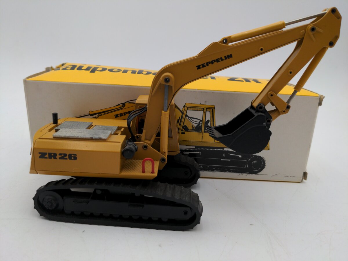 Conrad 2814 1:50 Zeppelin ZR26 Tracked Excavator EX/Box