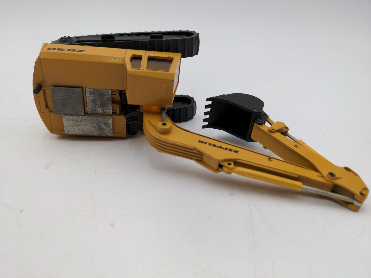 Conrad 2814 1:50 Zeppelin ZR26 Tracked Excavator EX/Box