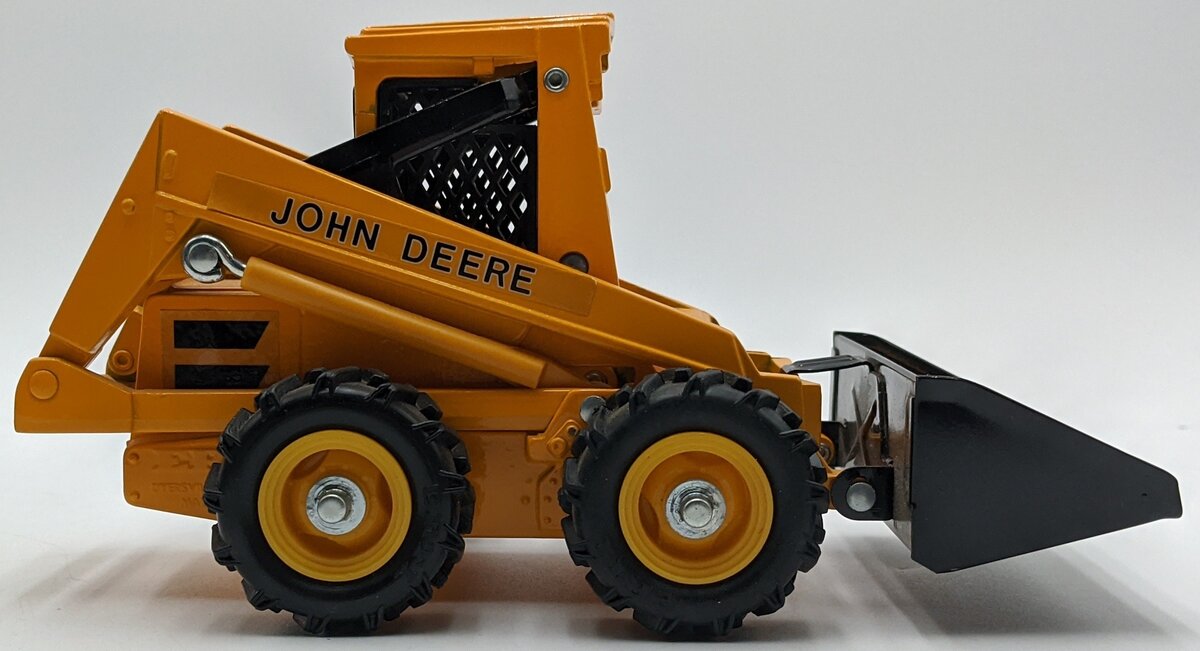 Ertl 571 1:16 John Deere Wheel Loader NIB