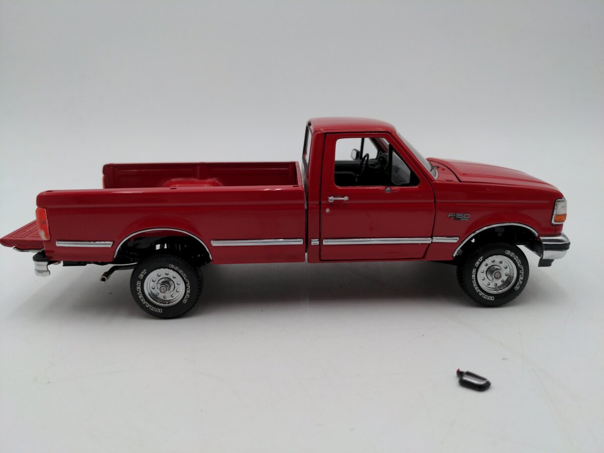 Franklin Mint B11VA79 1:24 Ford 96' F-150 Pick Up Truck Red VG/Box