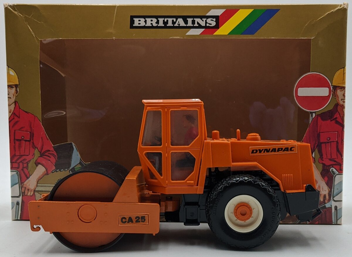 W. Britain 9912 1:35 Diecast Dynapac CA25 Road Roller NIB