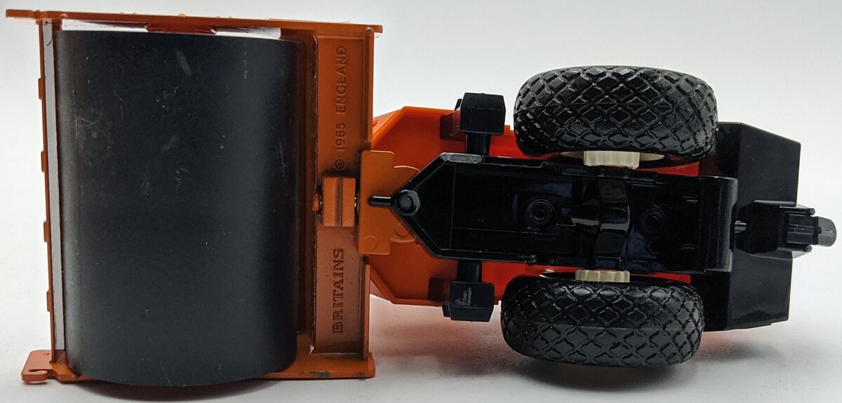 W. Britain 9912 1:35 Diecast Dynapac CA25 Road Roller NIB