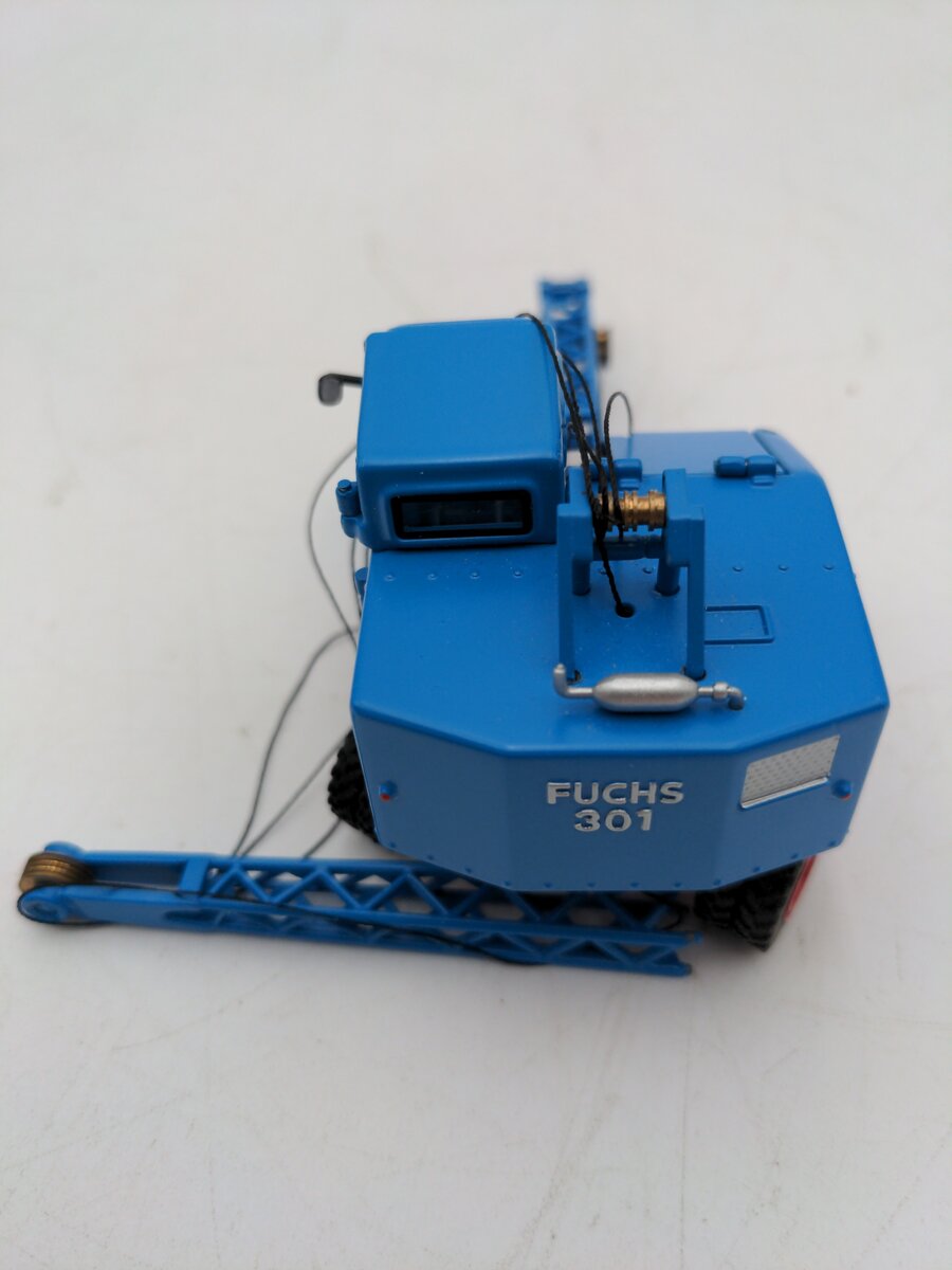 NZG 520 1:50 Scale Diecast Fuchs F301 Excavator  - Blue EX/Box