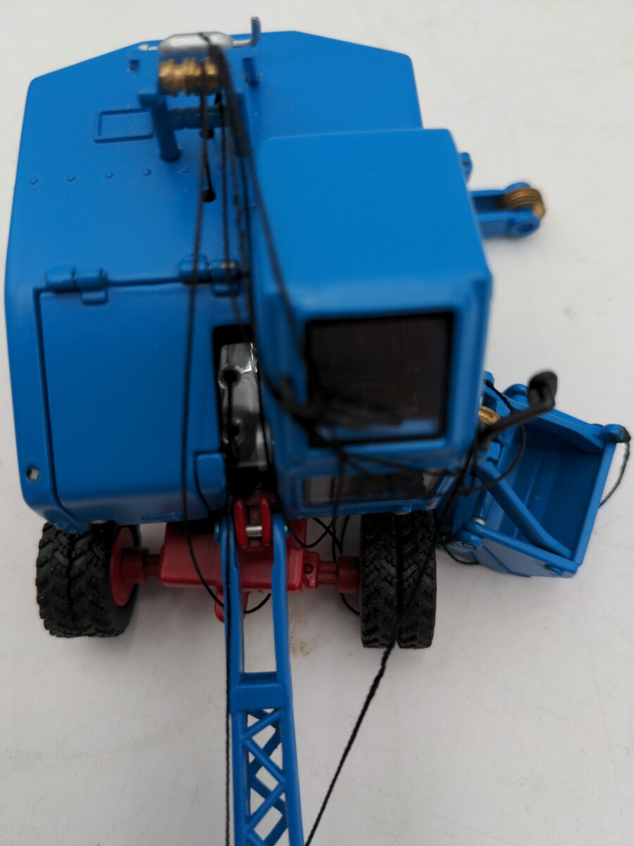 NZG 520 1:50 Scale Diecast Fuchs F301 Excavator  - Blue EX/Box
