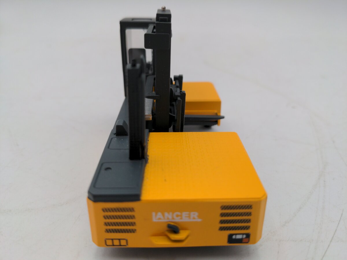 NZG 529 1:50  Scale Diecast Lancer Side Loading Forklift LN