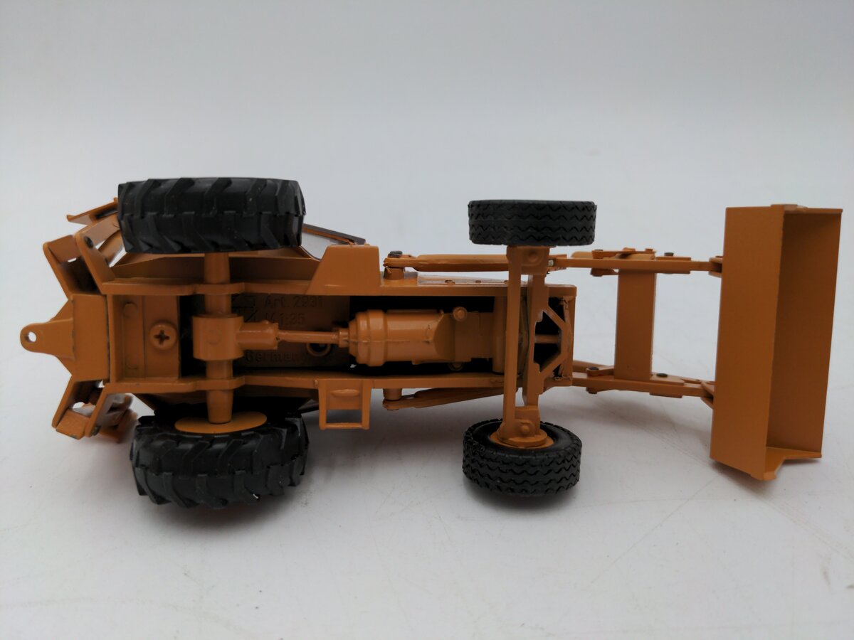 Conrad 2933 1:35 Scale Diecast Case 580E Backhoe Loader VG/Box