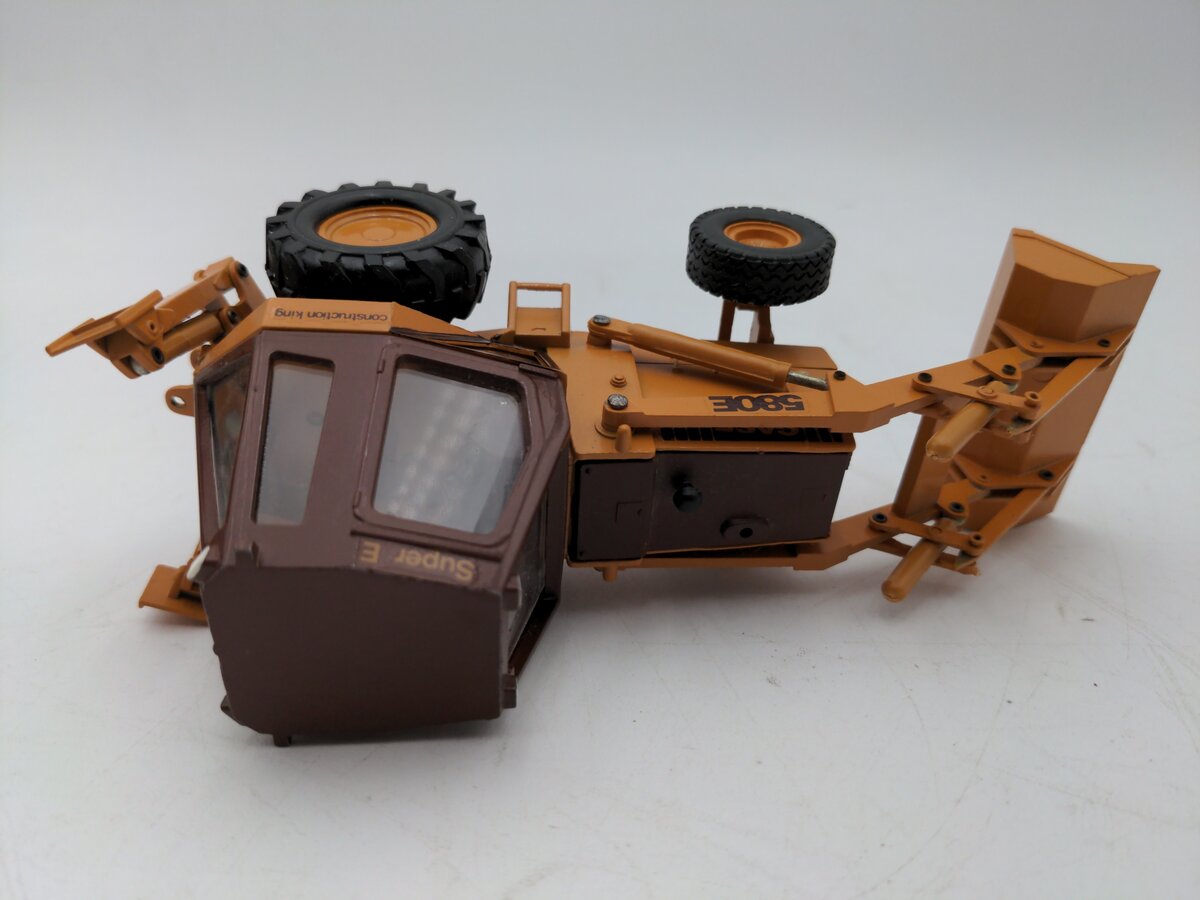Conrad 2933 1:35 Scale Diecast Case 580E Backhoe Loader VG/Box