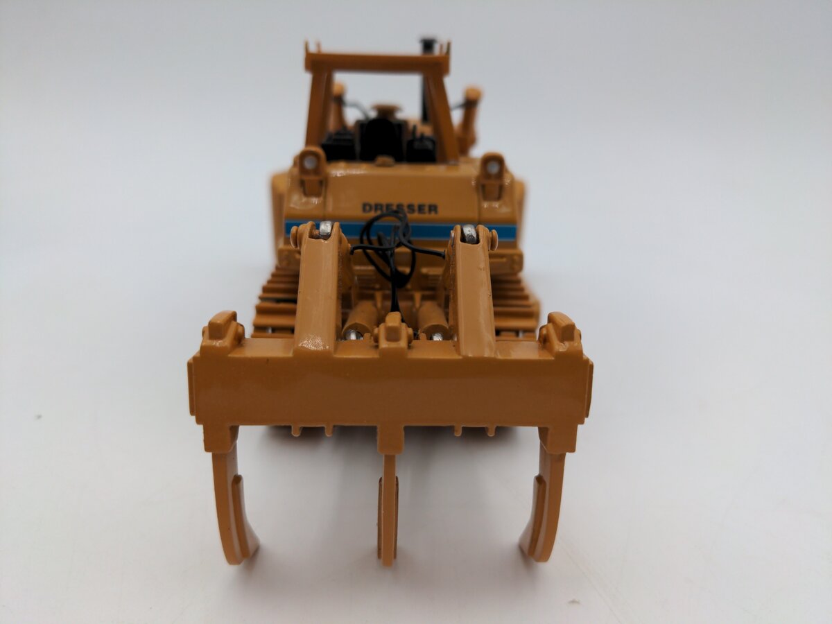 CCM 1:48 Scale Diecast Dresser TD-40B Dozer with Ripper and Cab VG/Box