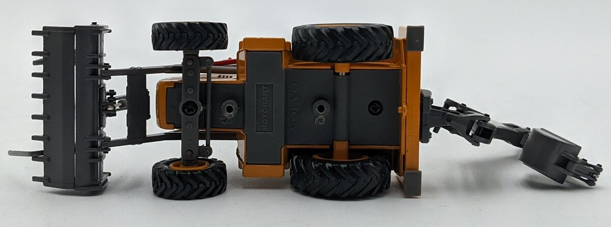 Motorart 13033 1:50 Volvo BL71 Backhoe Loader NIB