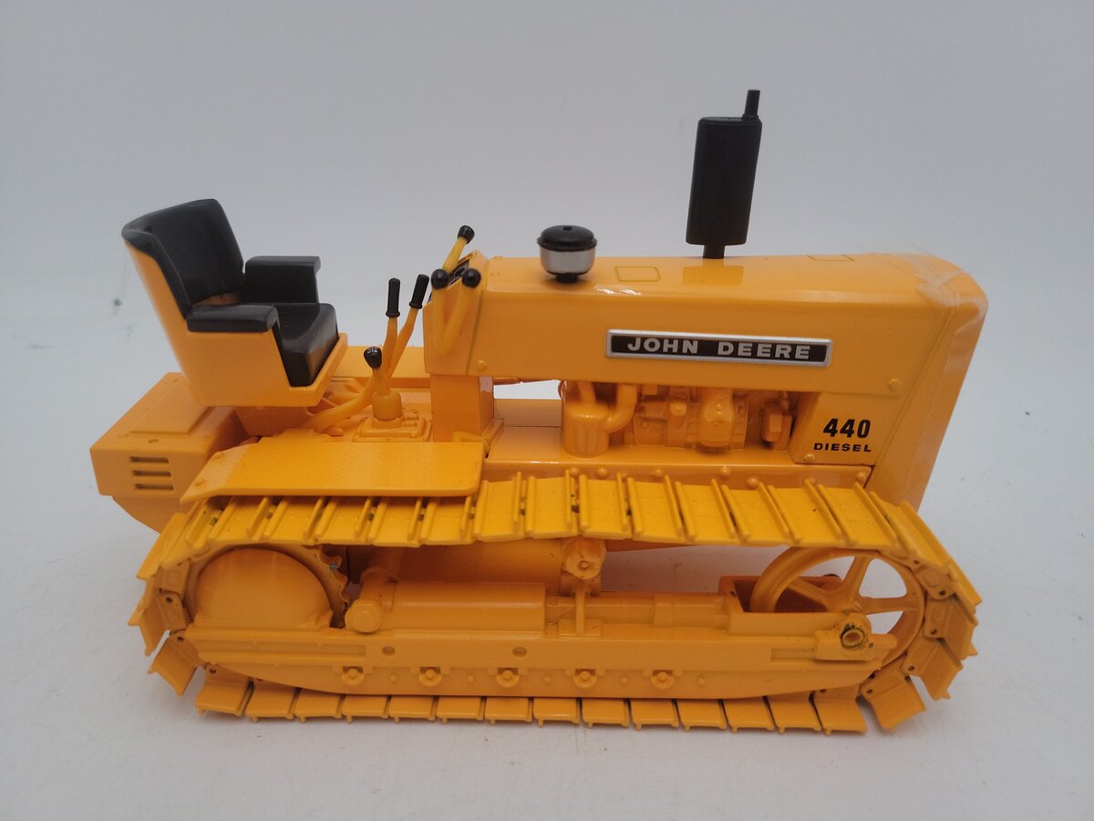 Ertl 16134 1:16 Scale Yellow John Deere 440 Heavy Duty Crawler Die Cast LN/Box