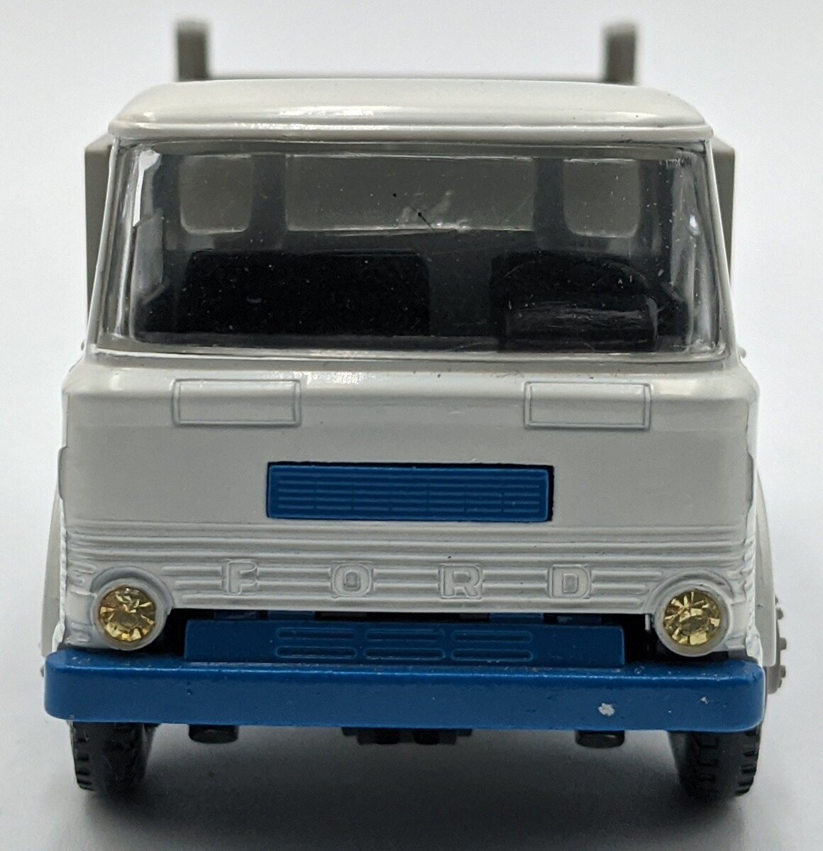 Tekno 914 1:50 Ford D0810 Dump Truck NIB