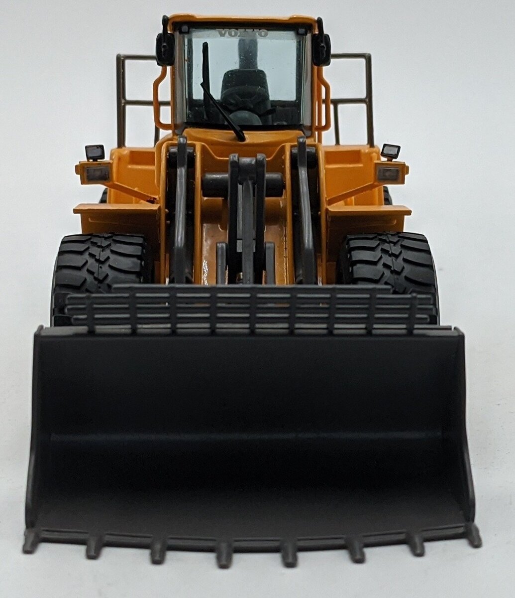 Motorart 1:50 Diecast Volvo L220E Wheel Loader NIB