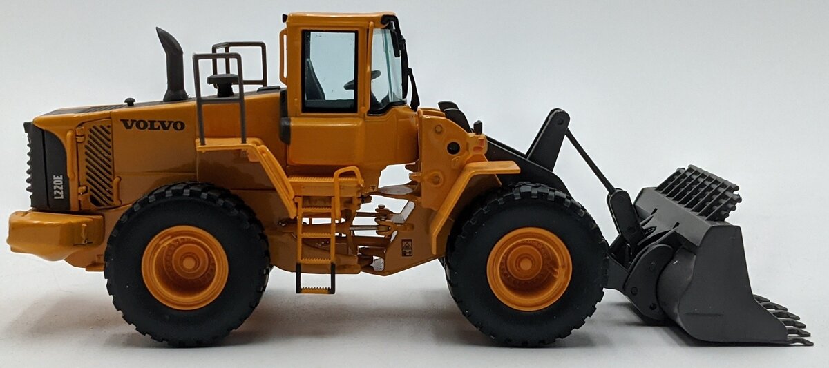Motorart 1:50 Diecast Volvo L220E Wheel Loader NIB