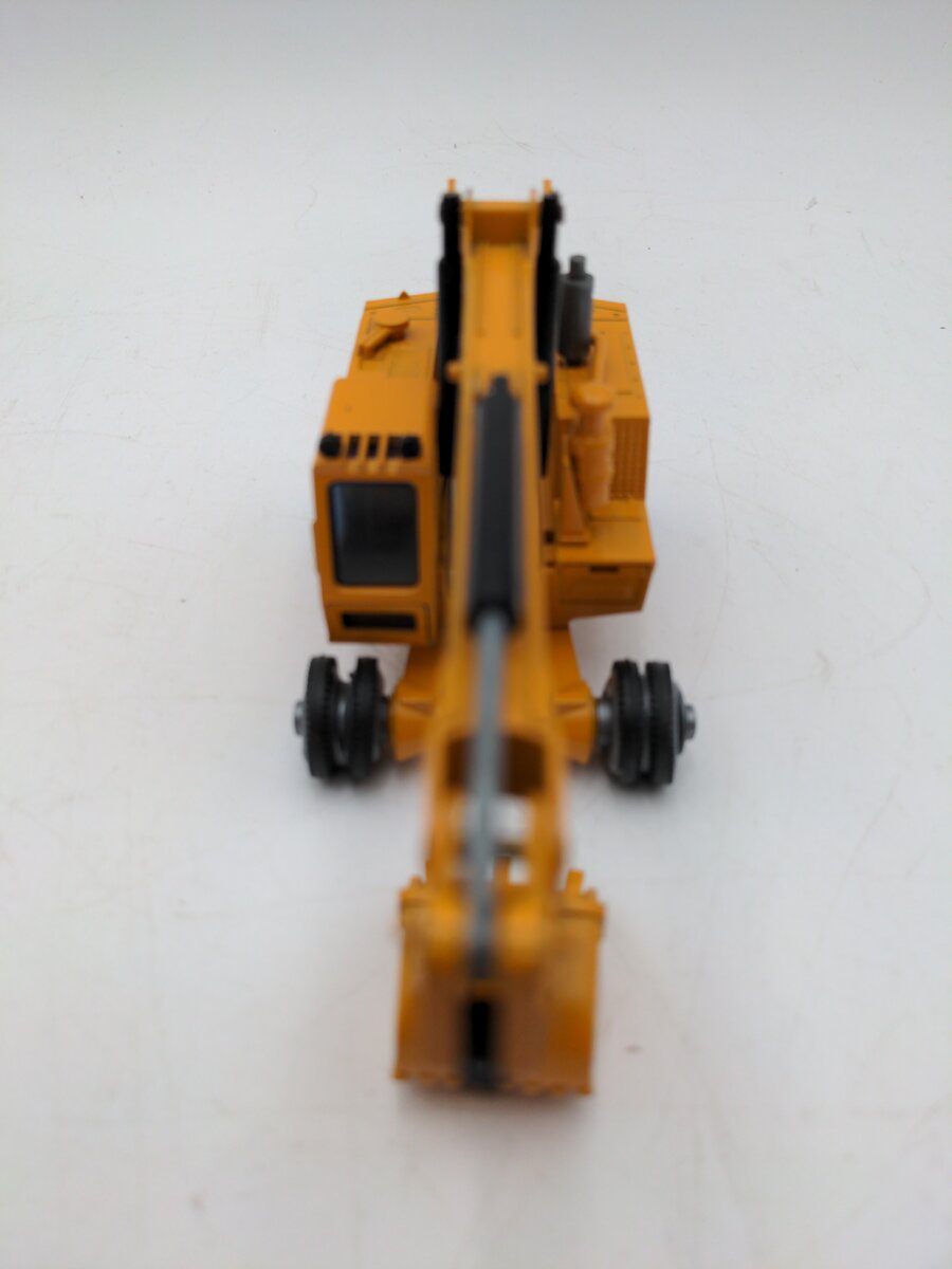 NZG 118 1:50 Scale Diecast X4 Hydraulic Excavator - Yellow VG/Box