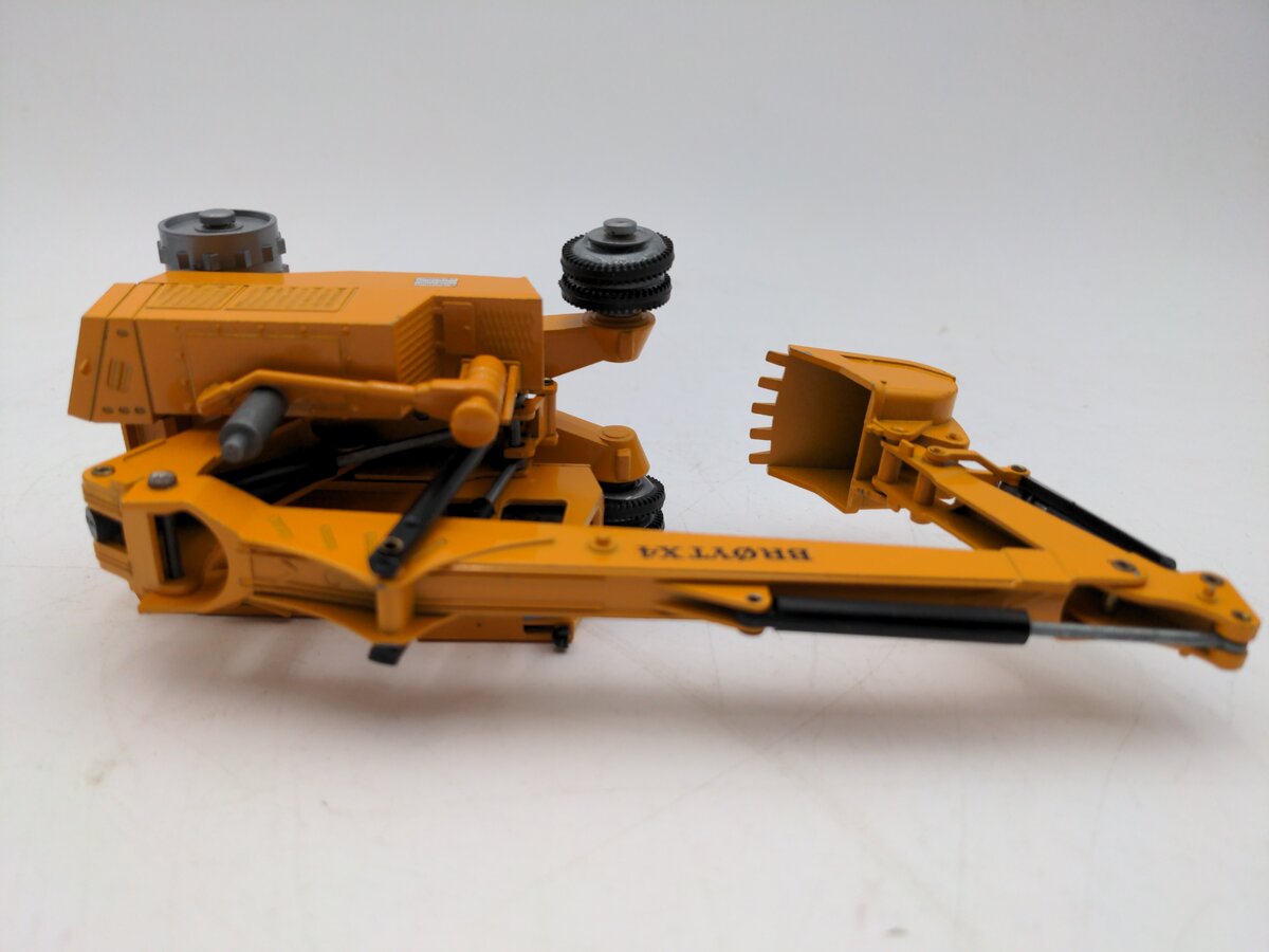 NZG 118 1:50 Scale Diecast X4 Hydraulic Excavator - Yellow VG/Box