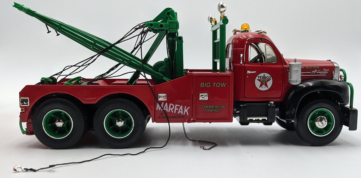 First Gear 40-0004 1:25 Mack 1960 B-61 Tow Truck Texaco NIB