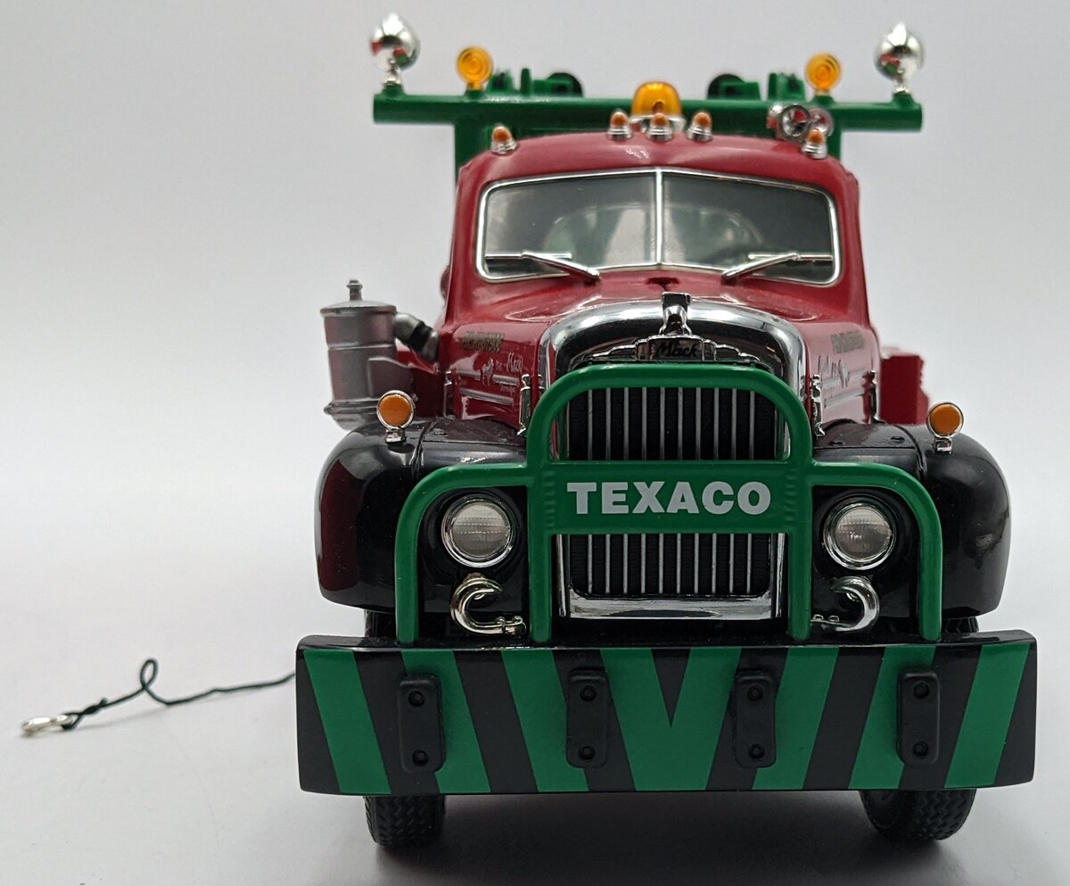 First Gear 40-0004 1:25 Mack 1960 B-61 Tow Truck Texaco NIB