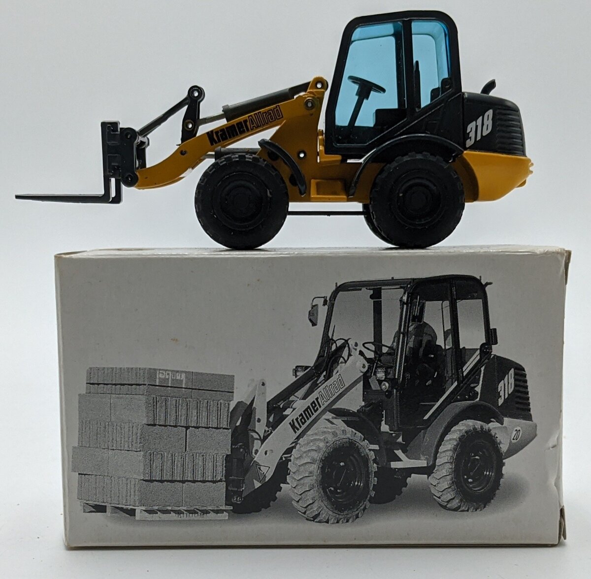 NZG 484 1:50 Kramer Wheel Loader W/Forks NIB
