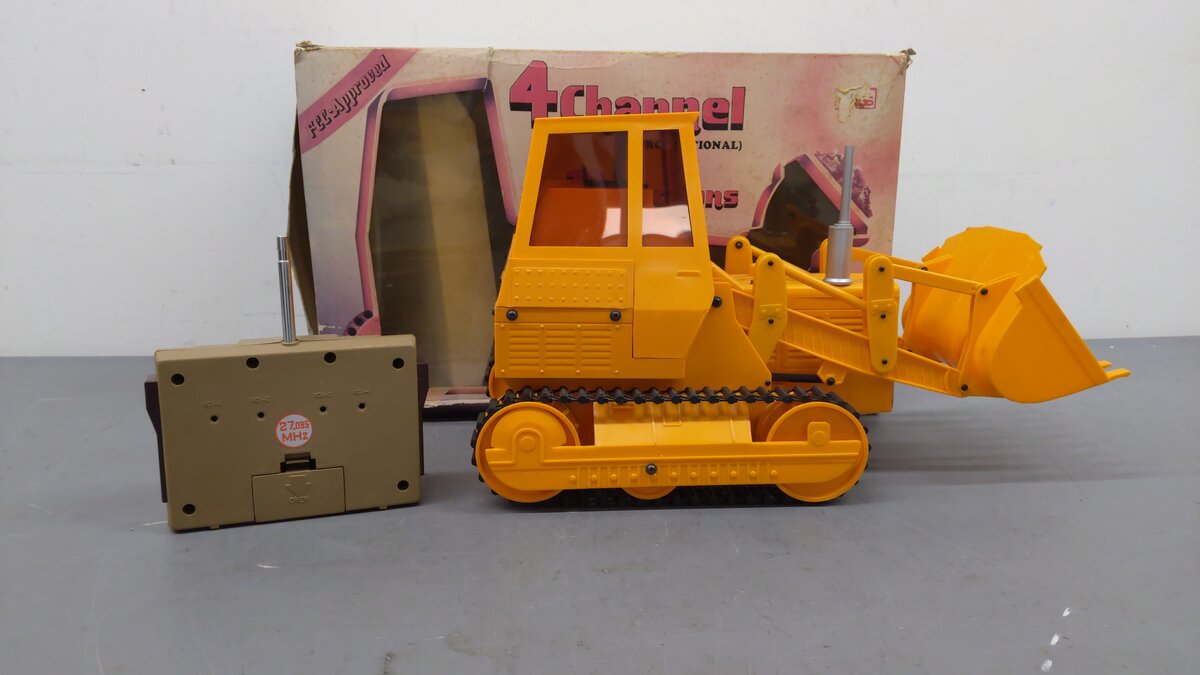 Shinsei IS-955L Deluxe Radio Control Loader VG/Box
