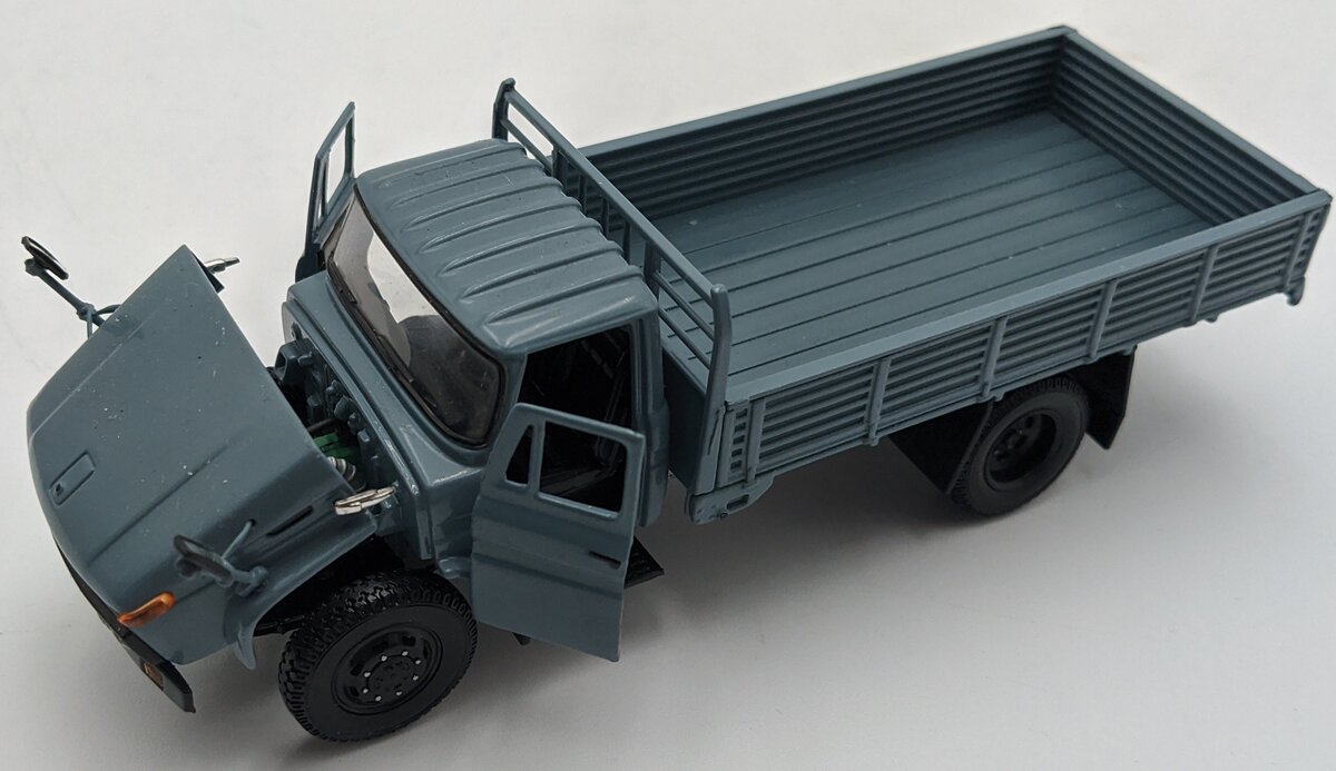 CMC VINLR1552 1:43  First Automobile Works 1987 Military Truck Grey NIB