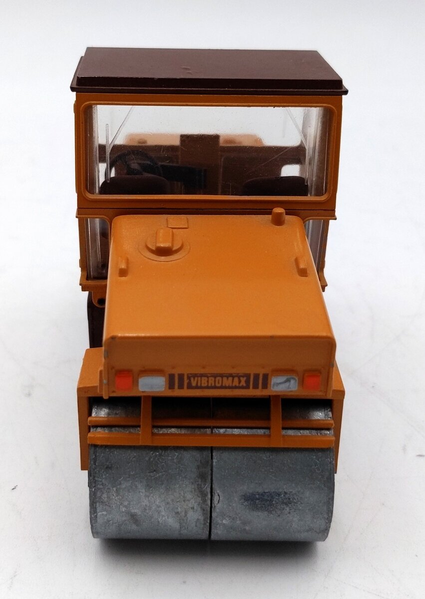 Conrad 2702 1:35 Scale Diecast Vibromax 854 Road Roller EX/Box