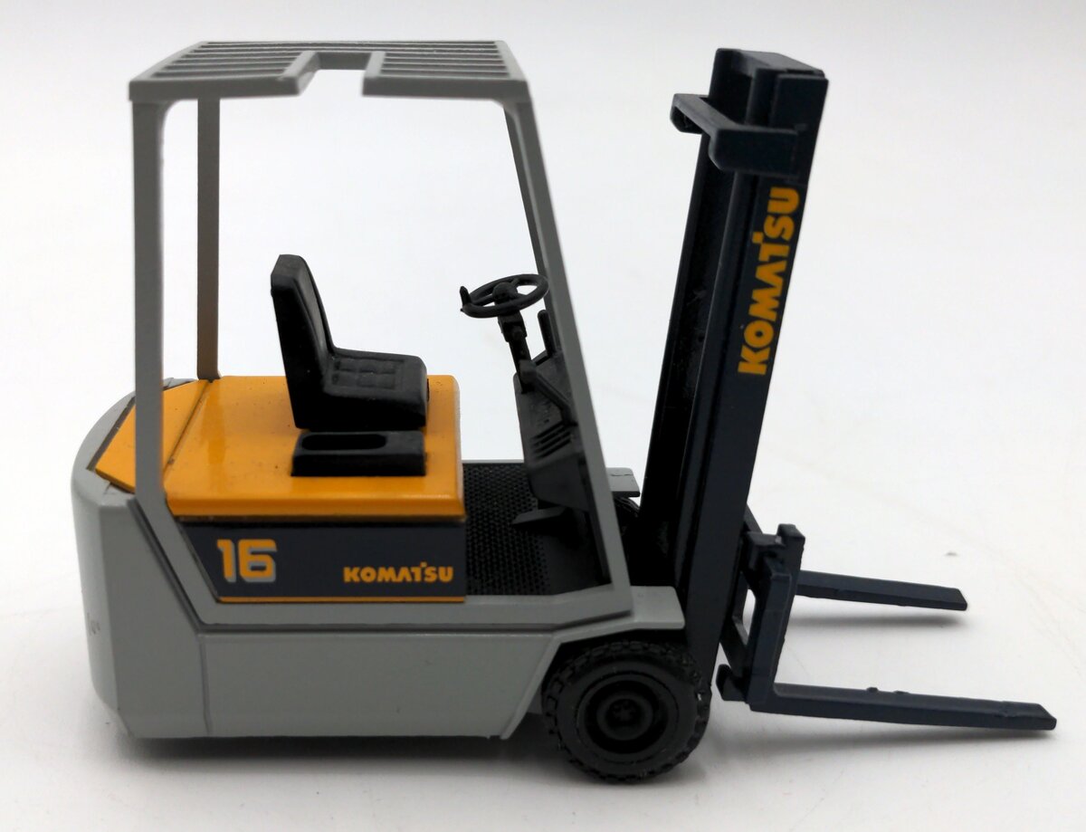 NZG 415 1:25 Scale Scale Diecast Komatsu AM-E Series Forklift NIB