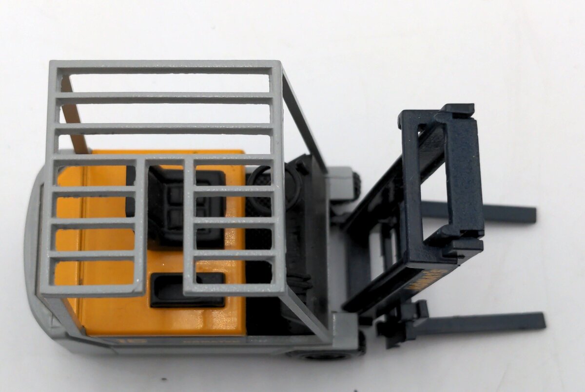 NZG 415 1:25 Scale Scale Diecast Komatsu AM-E Series Forklift NIB
