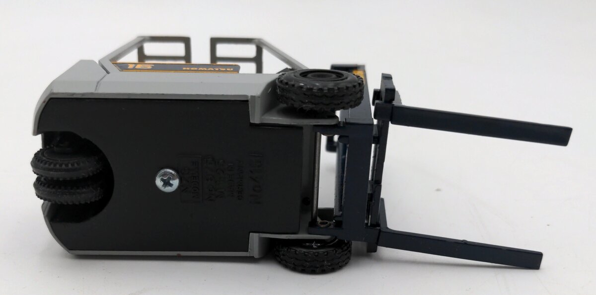 NZG 415 1:25 Scale Scale Diecast Komatsu AM-E Series Forklift NIB