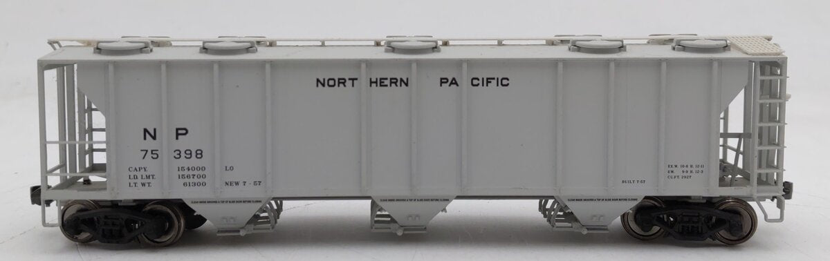 Walthers 932-27964 HO Scale Northern Pacific PS-2 Covered Hopper #75398 EX