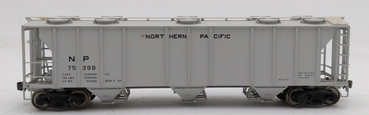 Walthers 932-27964 HO Scale Northern Pacific PS-2 Covered Hopper #75398 EX