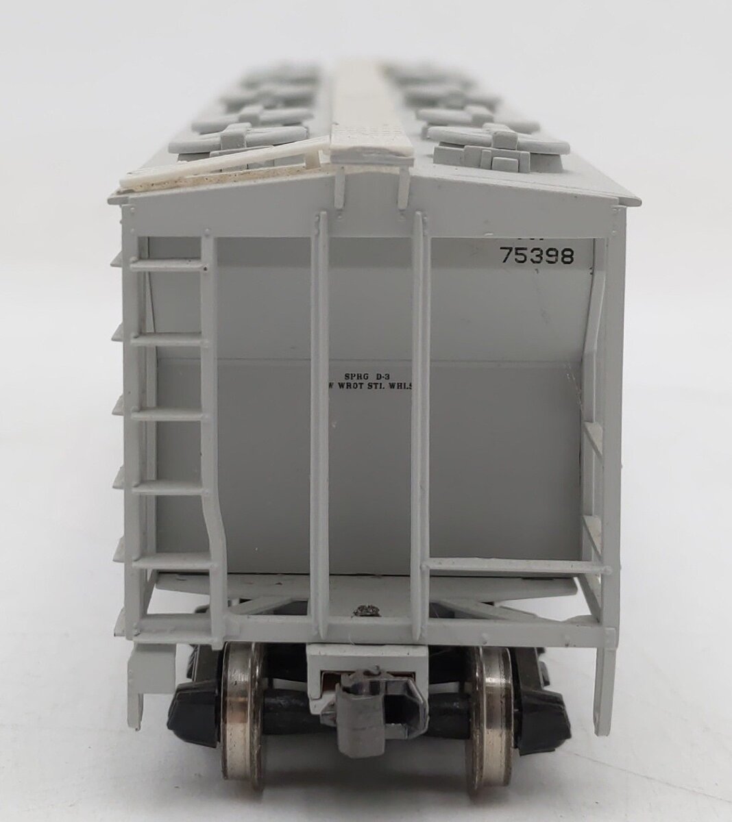 Walthers 932-27964 HO Scale Northern Pacific PS-2 Covered Hopper #75398 EX