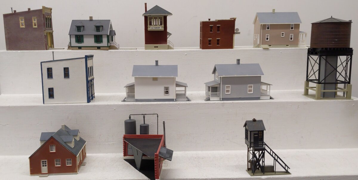 Kibri & Other Assorted HO Scale Buildings [12] EX