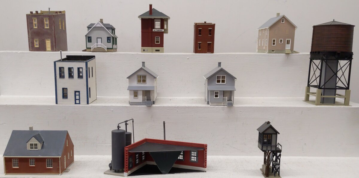 Kibri & Other Assorted HO Scale Buildings [12] EX
