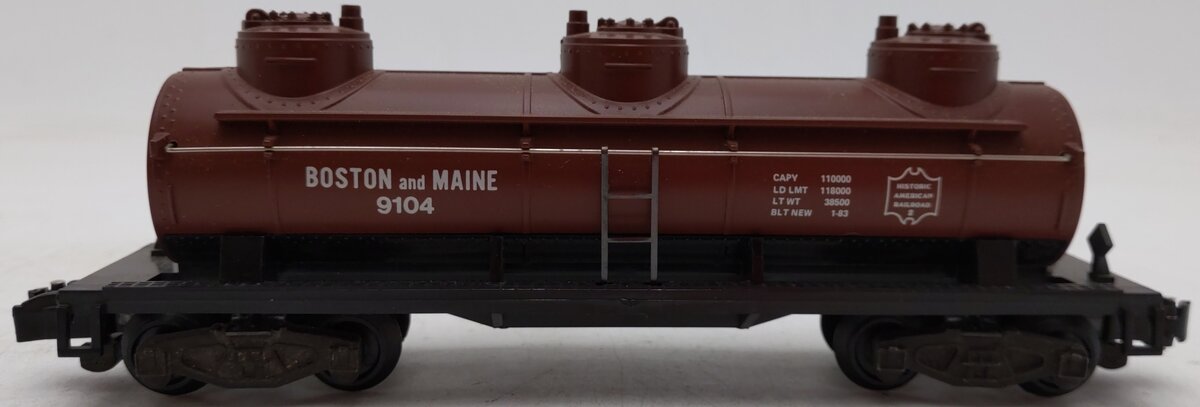 American Flyer 4-9104 S Gauge Boston & Maine Three-Dome Tank Car EX/Box