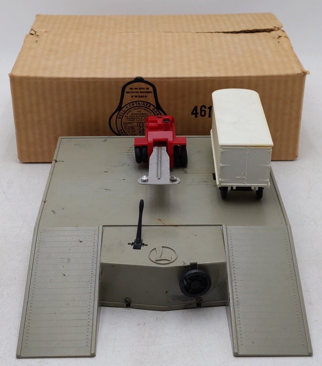 Lionel 461 Vintage O Platform w/ Truck and Trailer VG/Box