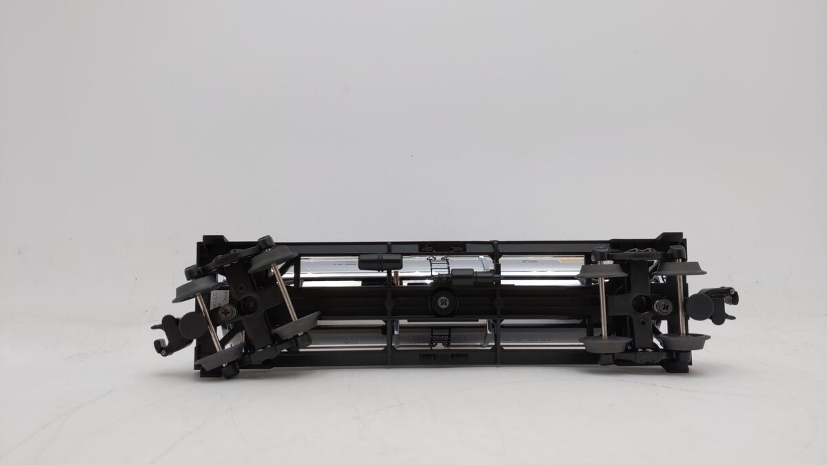 Lionel 6-26132 O Gauge Union Pacific Single Dome Chrome Tank Car #69015 EX/Box