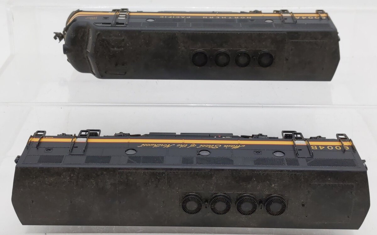 Proto 1000 920-35006 Northern Pacific F3 A/B Diesel Locomotive Set EX
