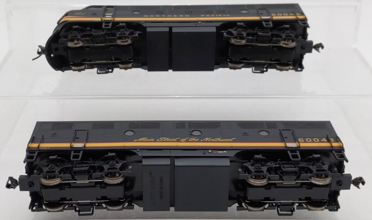 Proto 1000 920-35006 Northern Pacific F3 A/B Diesel Locomotive Set EX