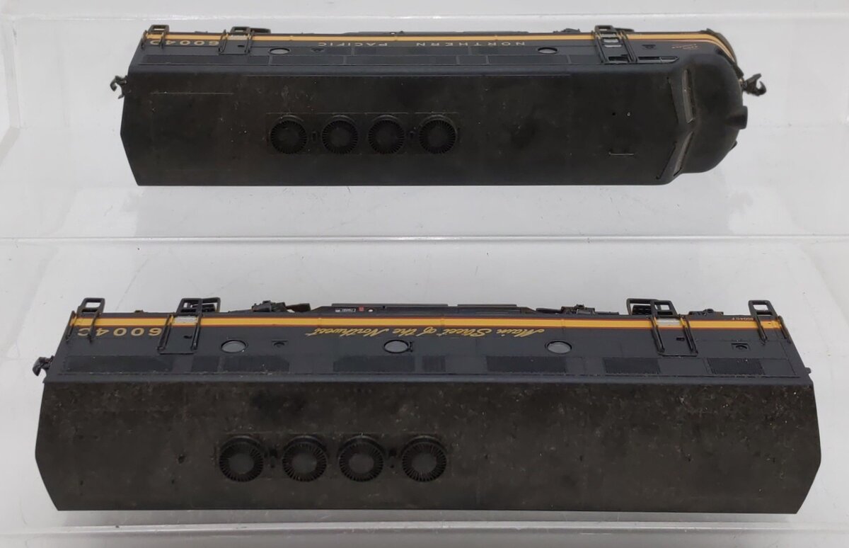 Proto 1000 920-35007 Northern Pacific F3 A/B Diesel Locomotive Set EX