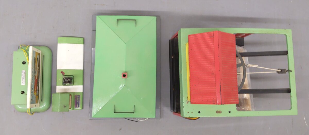 American Flyer Vintage S Accessories: 589, 751, 592A, 566 [4] VG