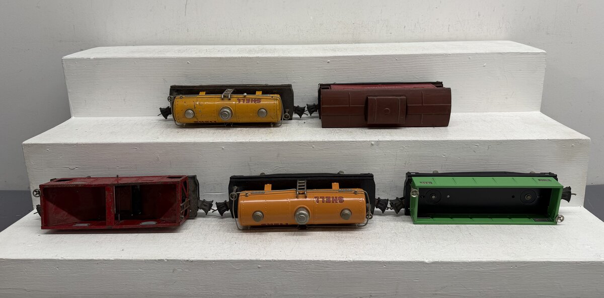 Lionel Vintage O Freight Cars: 2812, 2815, 2816 & 2817 [5]