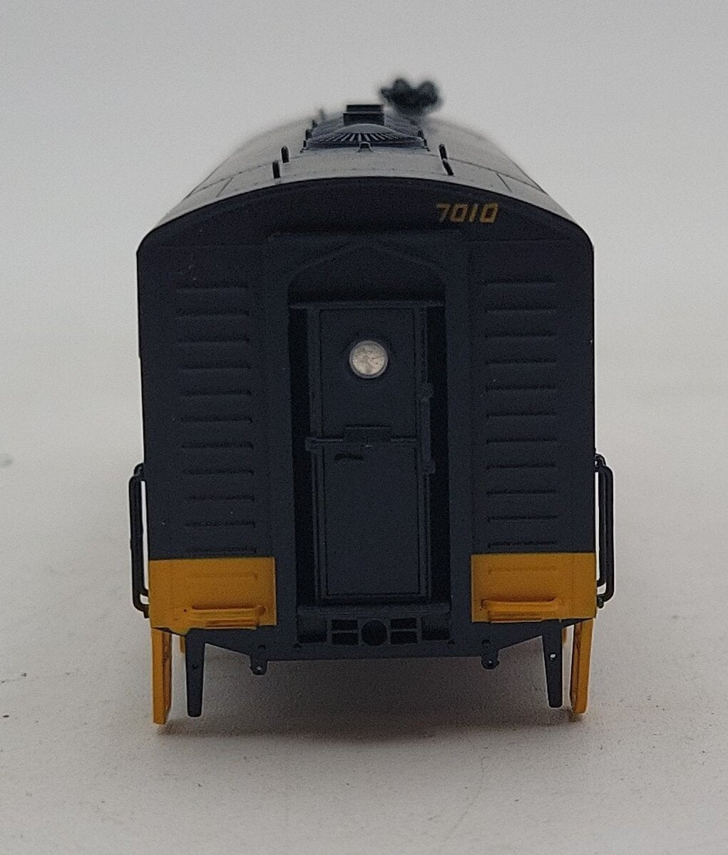 InterMountain 49019WD-01 HO Scale C&O F7A Phase I Diesel Locomotive #7010 VG/Box