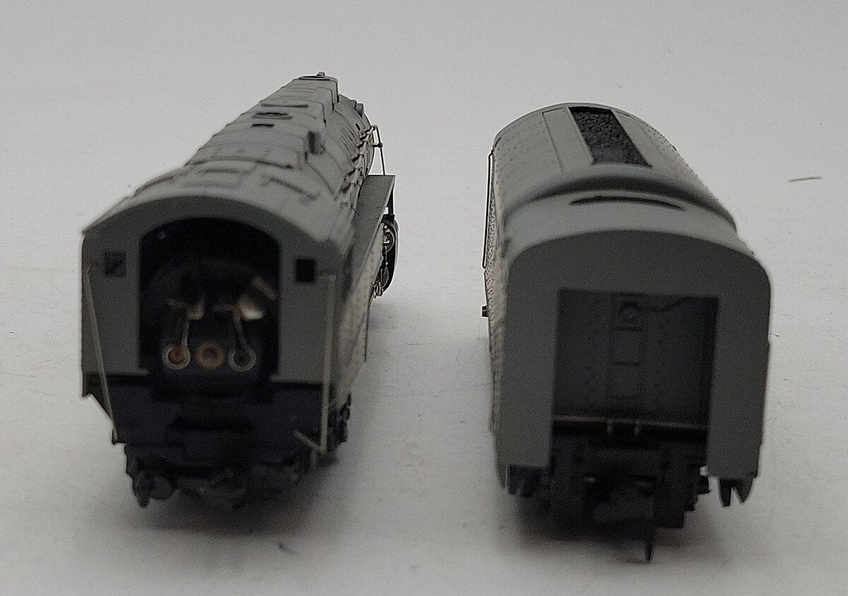 Rivarossi 5446 HO New York Central Streamlined Hudson J3a Steam Loco and Tender EX