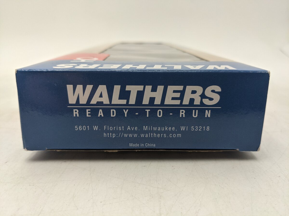 Walthers 932-6306 HO Pennsylvania 85' Budd 46 Seat Passenger Coach EX/Box